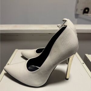 Elegant White Croc-Embossed Heels with Gold Accents